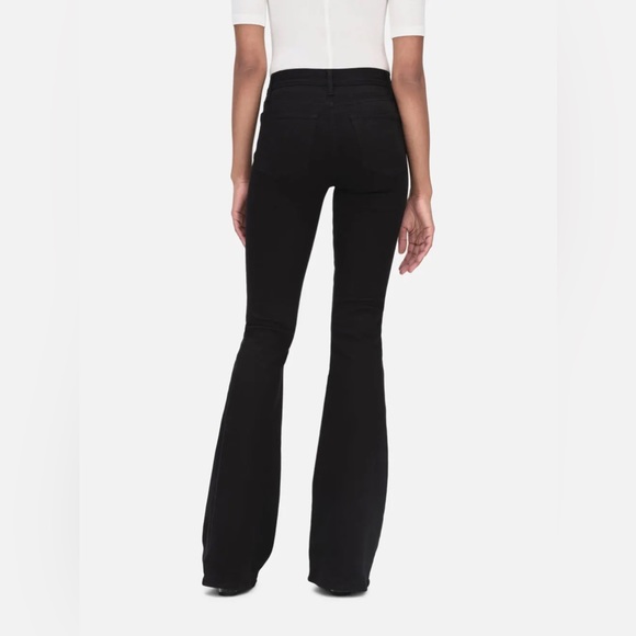 FRAME Le High Flare
in Film Noir - Picture 5 of 16